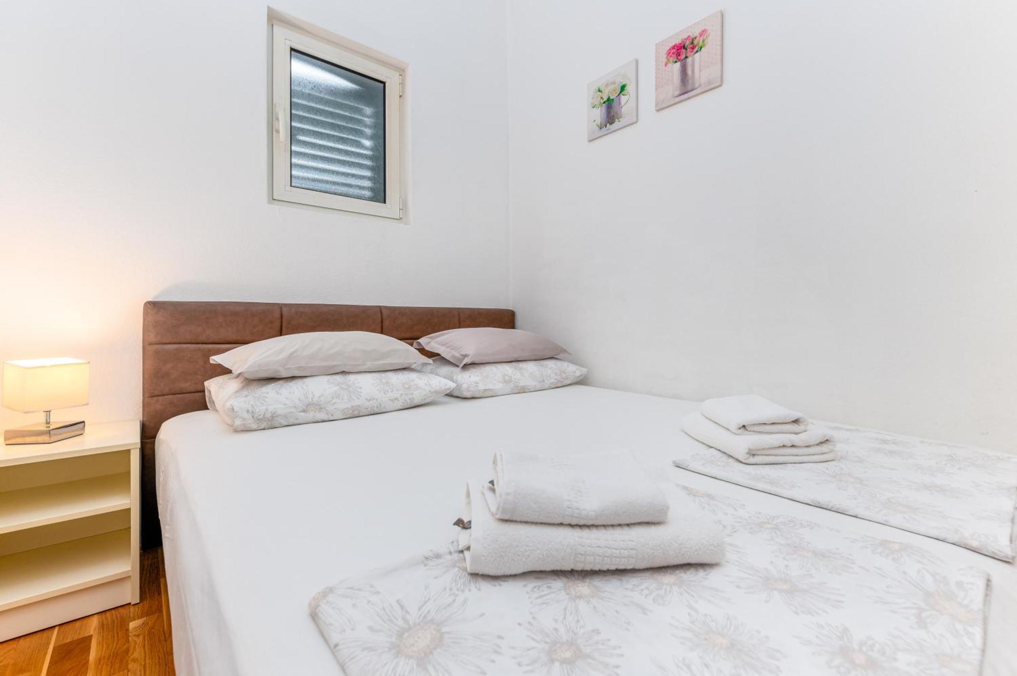 Apartments Gisela Макарска Экстерьер фото