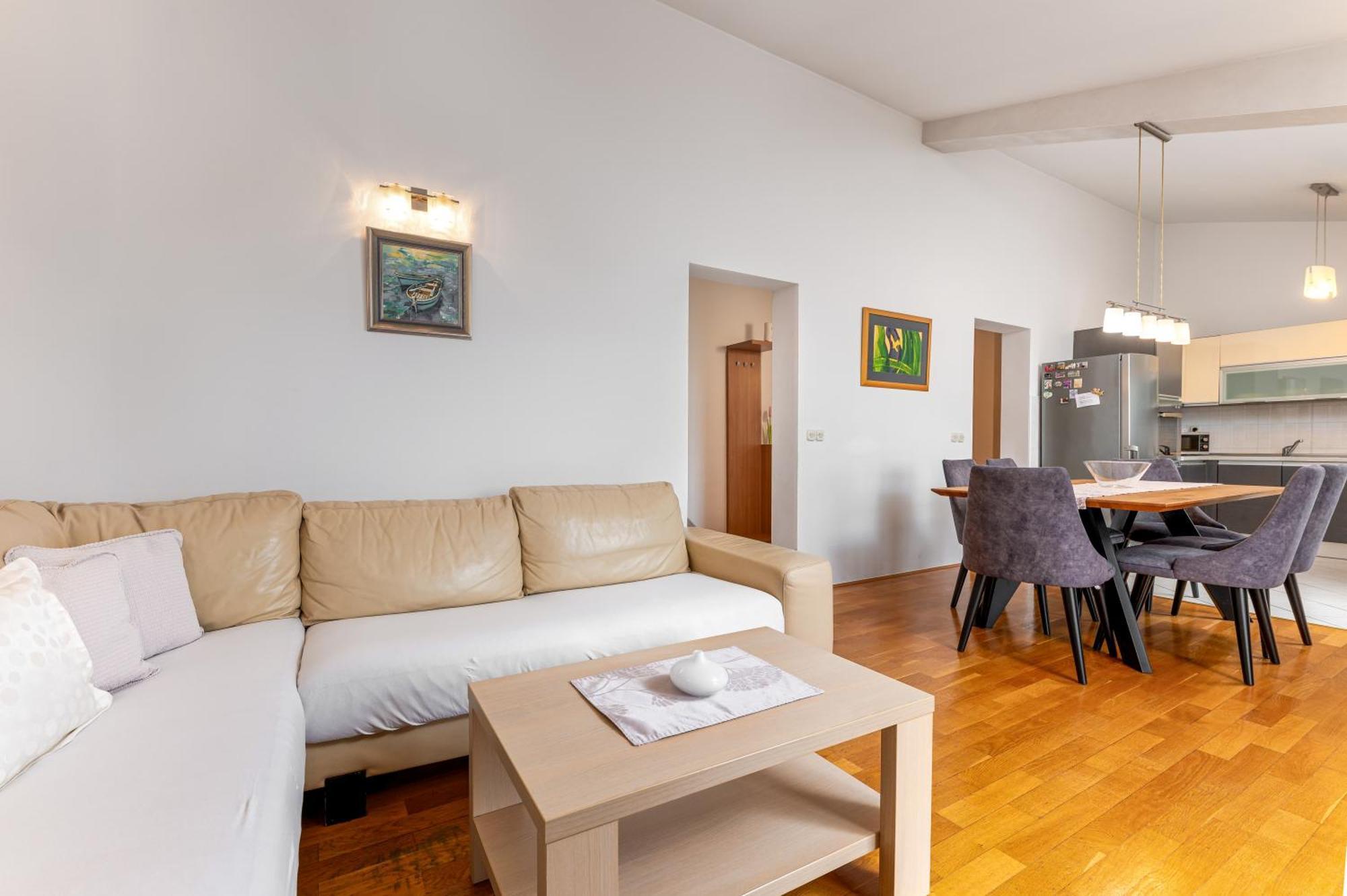 Apartments Gisela Макарска Экстерьер фото