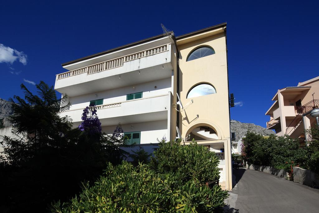Apartments Gisela Макарска Экстерьер фото